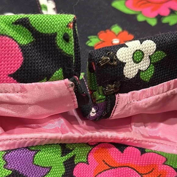 Gorgeous Vintage 1960's Colorful Floral Pique dress! 😍 - Picture 9 of 12